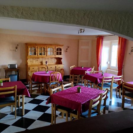 Hotel Les Remparts Nozeroy Bagian luar foto