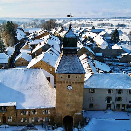 Hotel Les Remparts Nozeroy Bagian luar foto