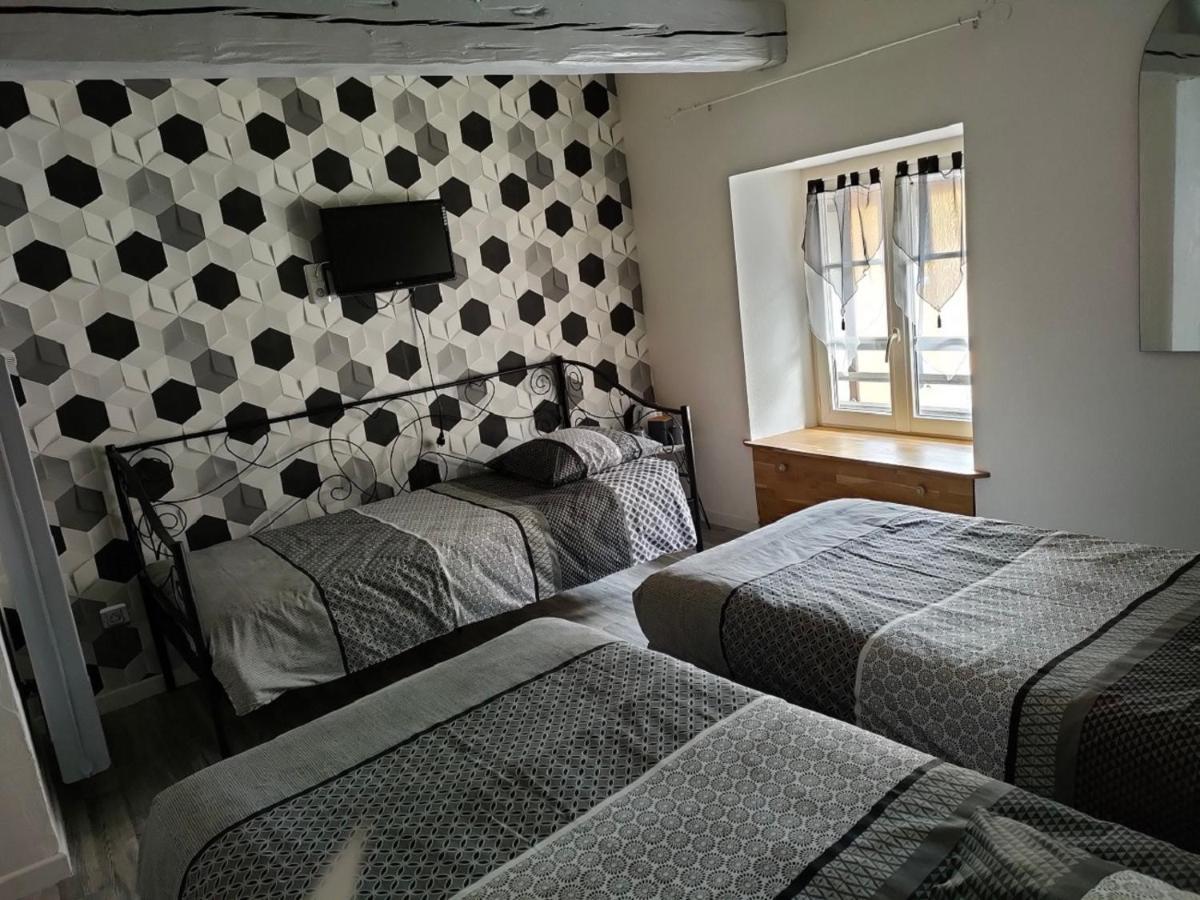 Hotel Les Remparts Nozeroy Bagian luar foto