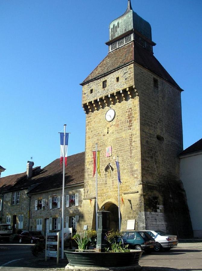 Hotel Les Remparts Nozeroy Bagian luar foto