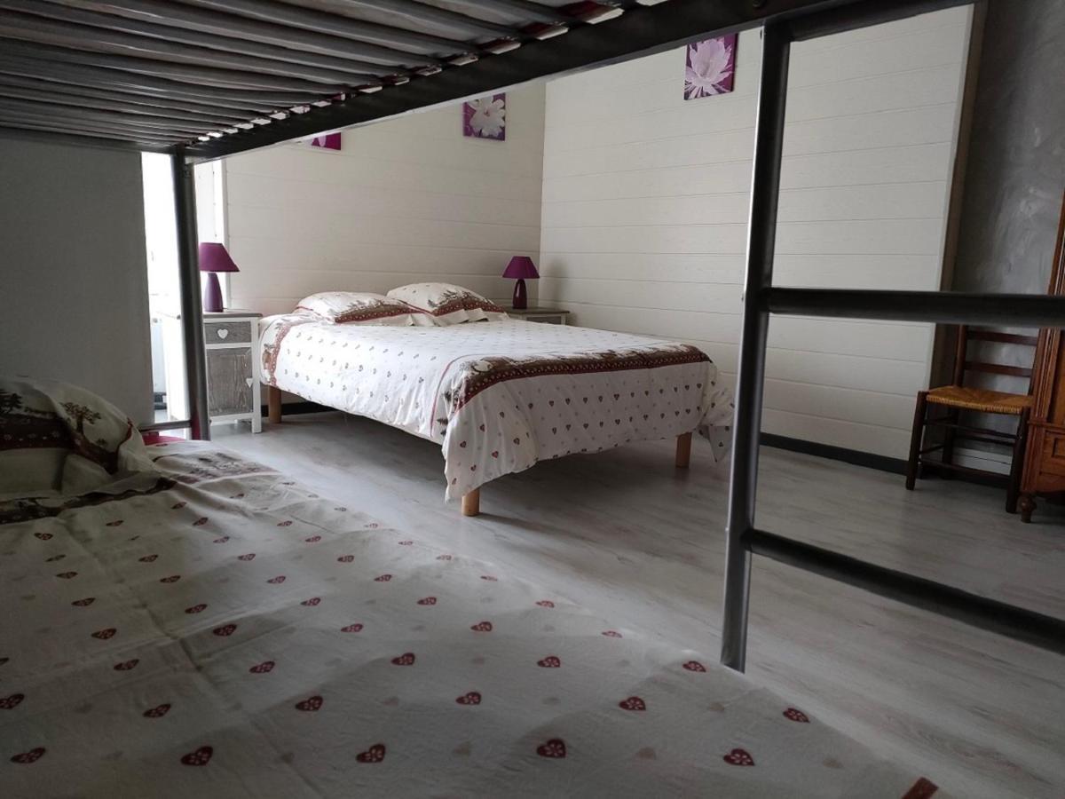 Hotel Les Remparts Nozeroy Bagian luar foto